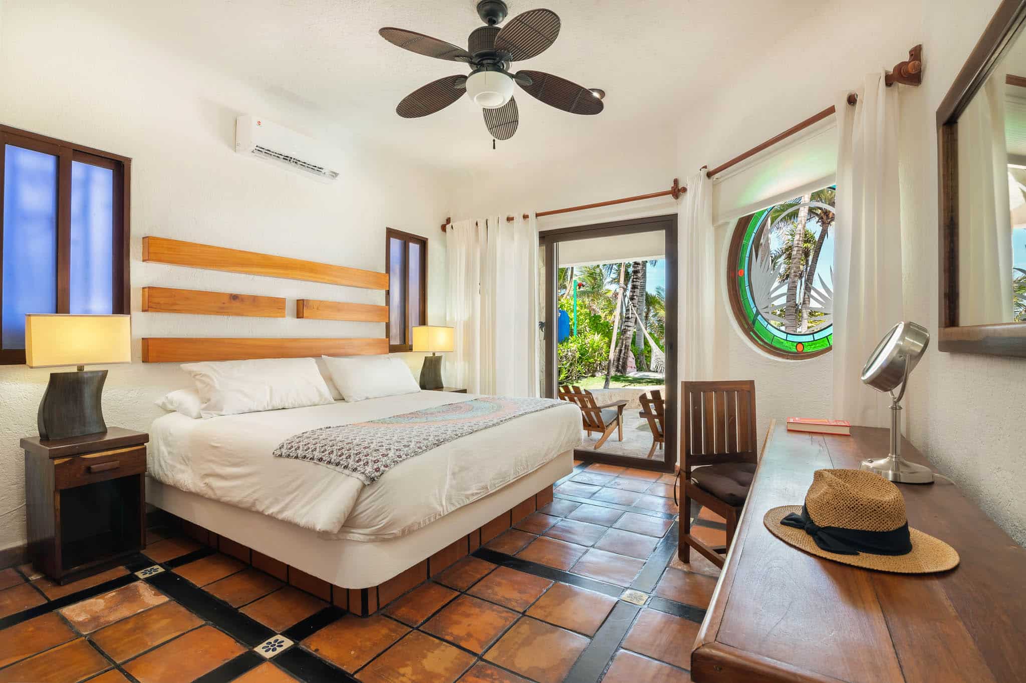 Akumal-5-Bed-Beachfront-House (15)