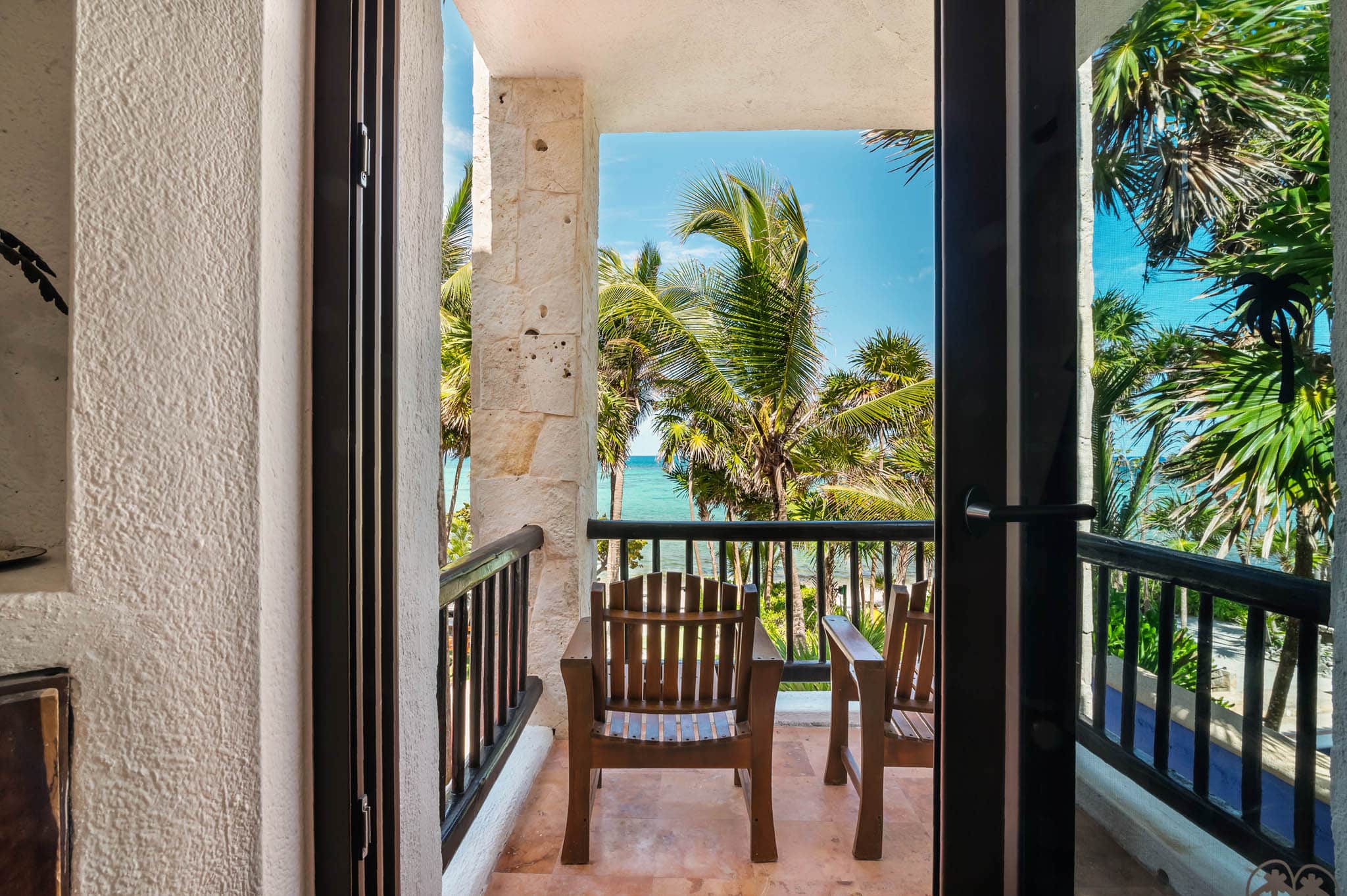 Akumal-5-Bed-Beachfront-House (28)